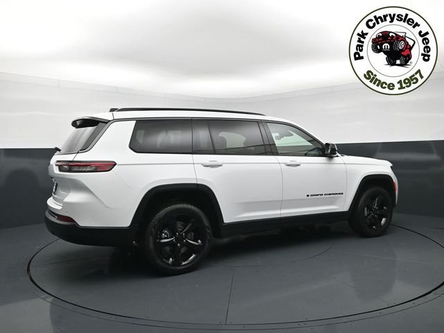 New 2026 Bright White Clear-Coat Exterior Paint Jeep Limited image 6