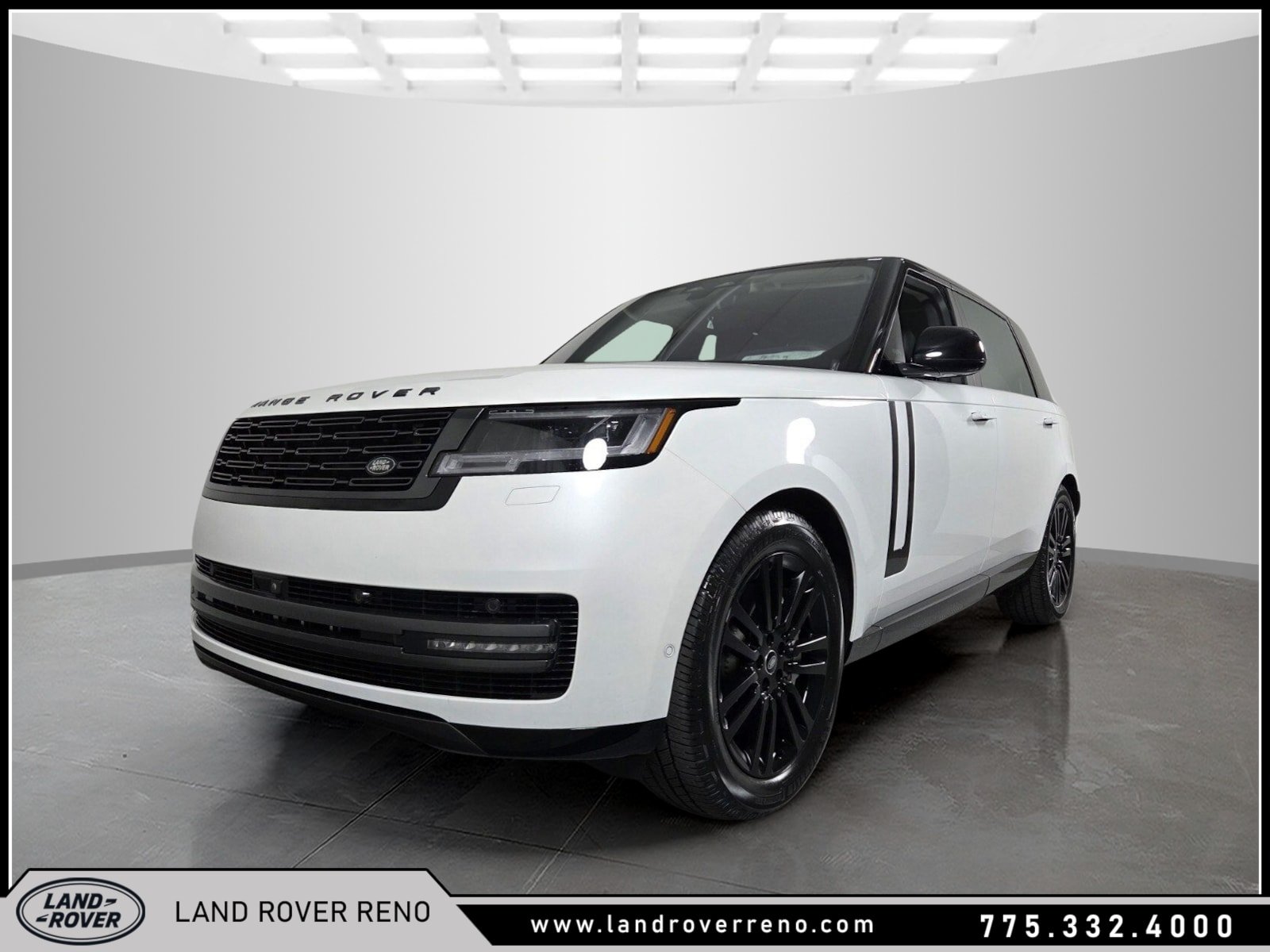 Used 2023 White Land Rover SE image 1
