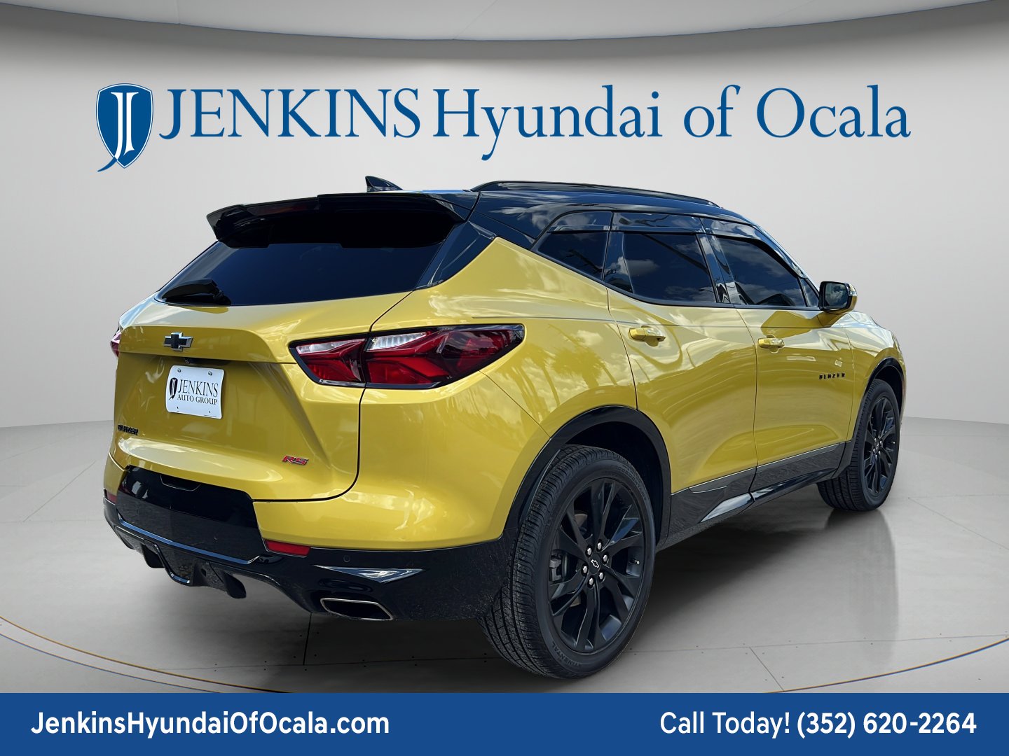 Used 2022 Nitro Yellow Metallic Chevrolet RS image 3