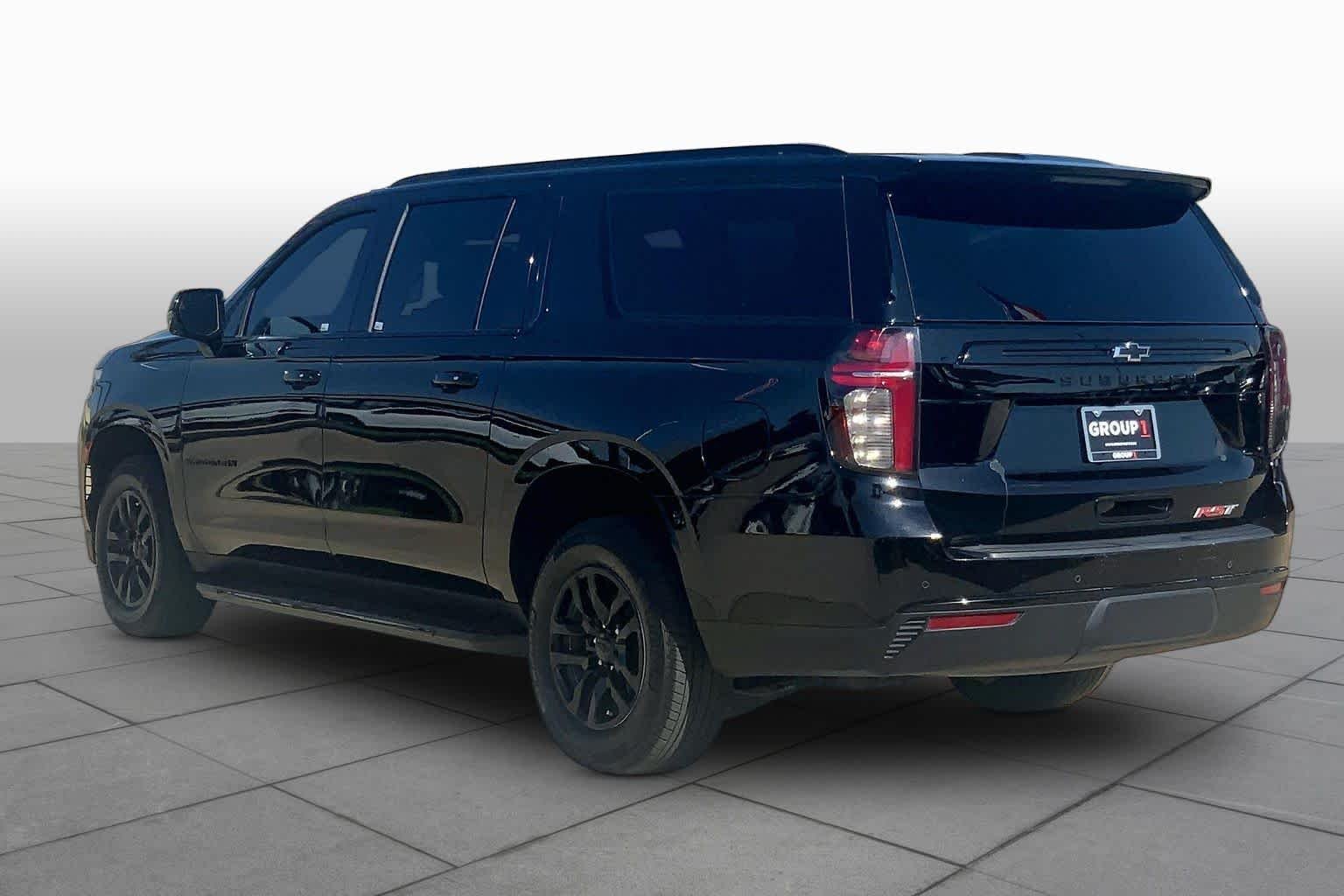2023 Chevrolet Suburban RST - Photo 11