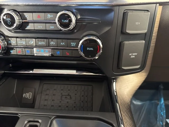 New 2026 Agate Black Metallic Ford King Ranch image 17