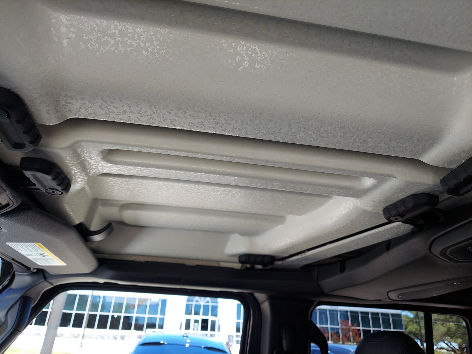 New 2026 Granite Crystal Metallic Clearcoat Jeep Sahara image 19