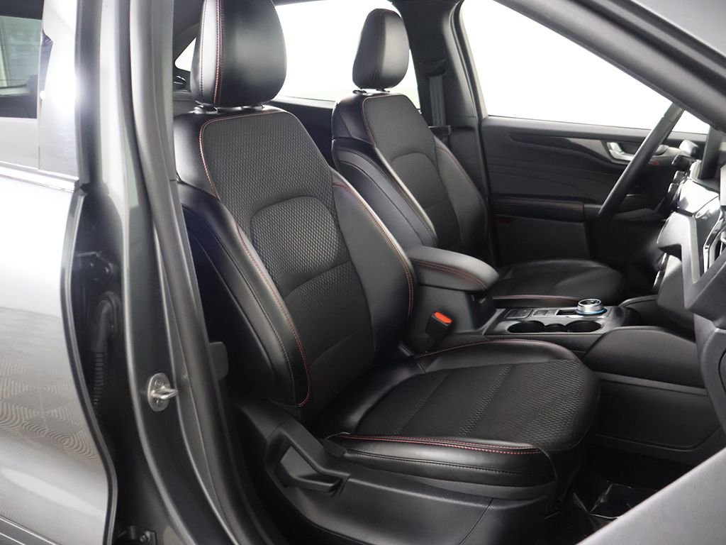 Used 2025 Gray Ford ST-Line image 26
