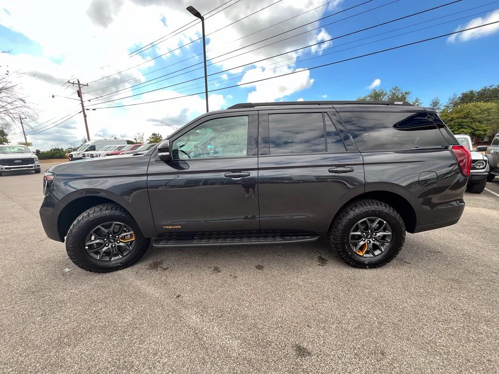New 2027 Gray Ford Tremor image 4