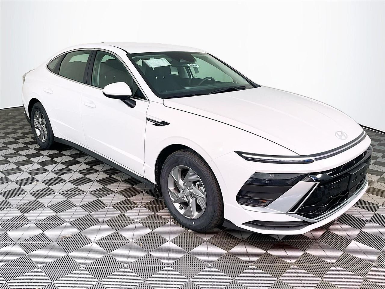 2026 Hyundai Sonata SE's photo