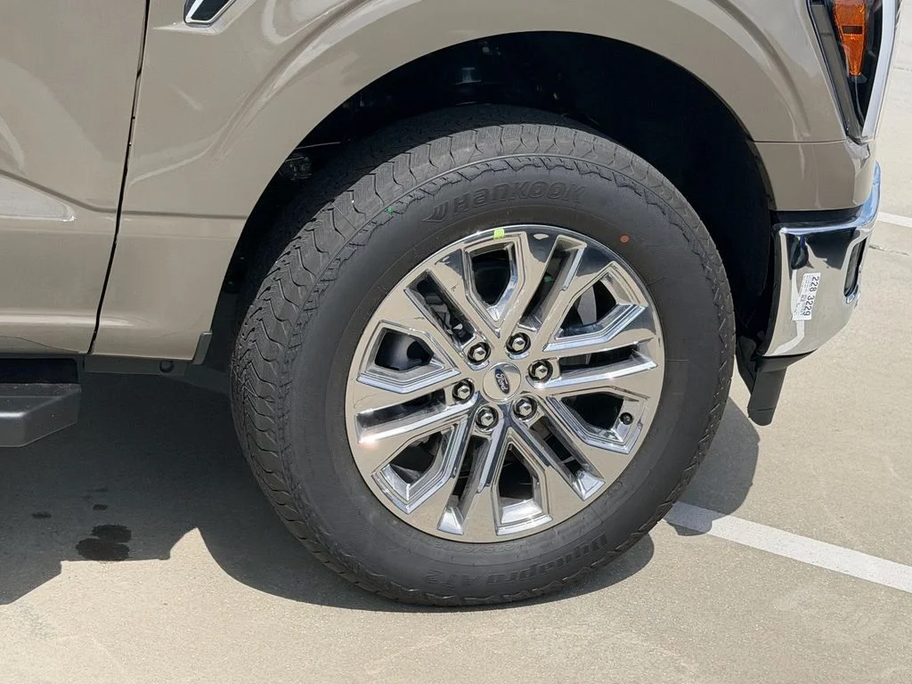 New 2026 Gray Ford Lariat image 9