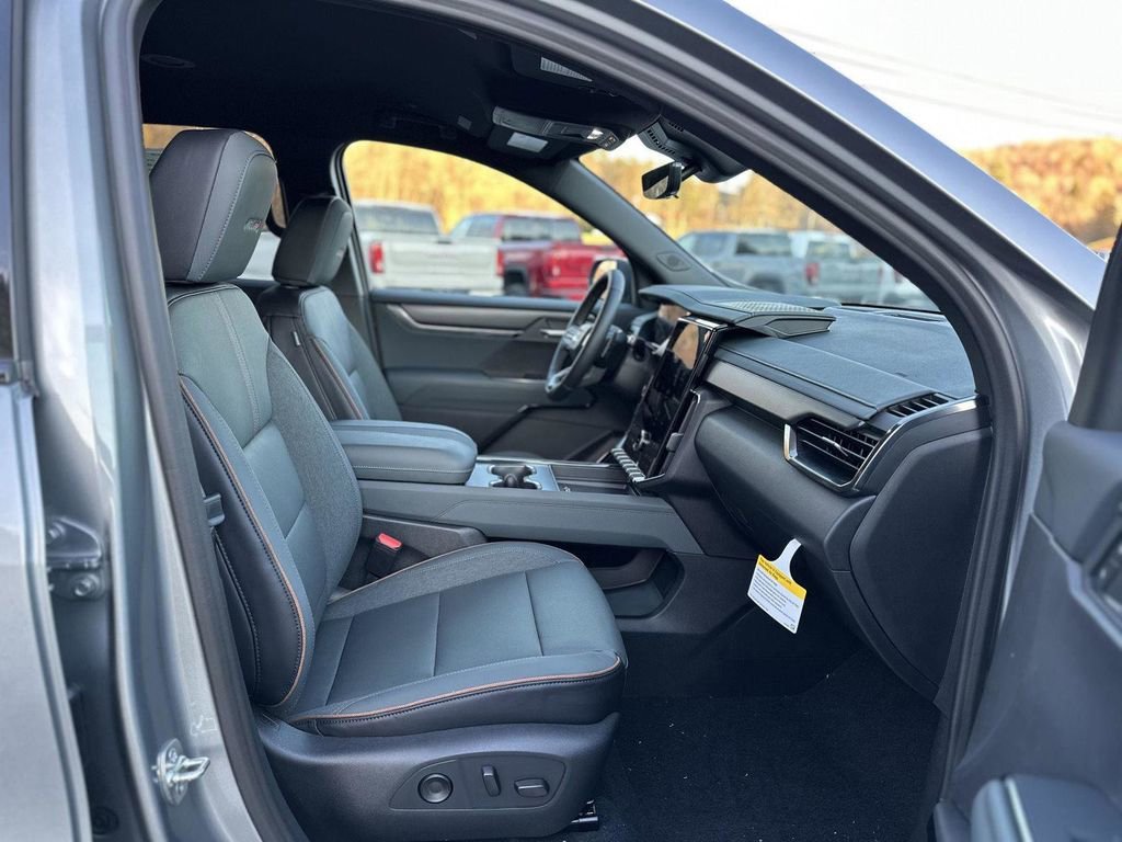 2026 GMC Acadia AT4 - Photo 10