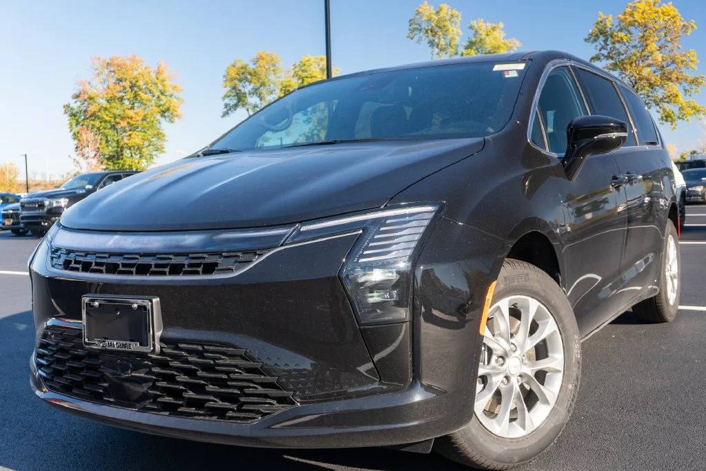 2027 Chrysler Pacifica Select