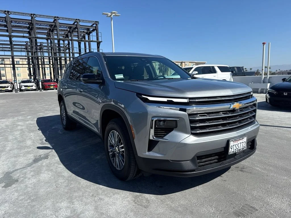 Used 2025 Sterling Gray Metallic Chevrolet LT image 3