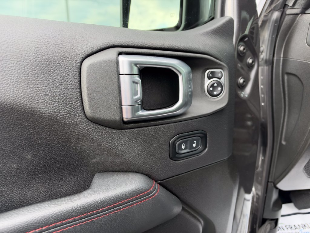 Used 2023 Gray Jeep Rubicon image 10