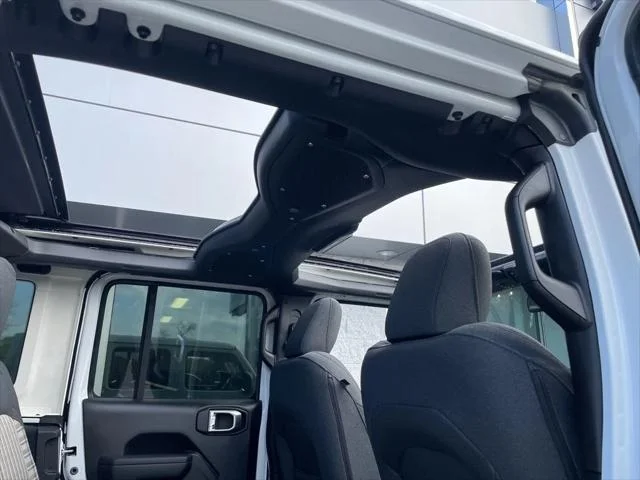 New 2026 Bright White Clear-Coat Exterior Paint Jeep 85th Anniversary image 17