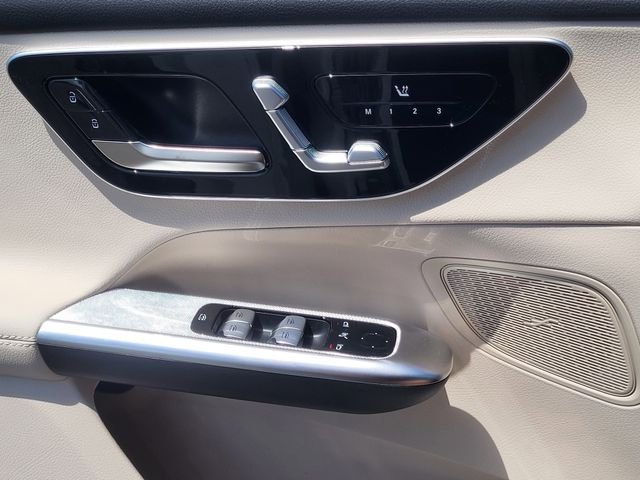 New 2026 Polar White Mercedes-Benz GLC 300 image 20