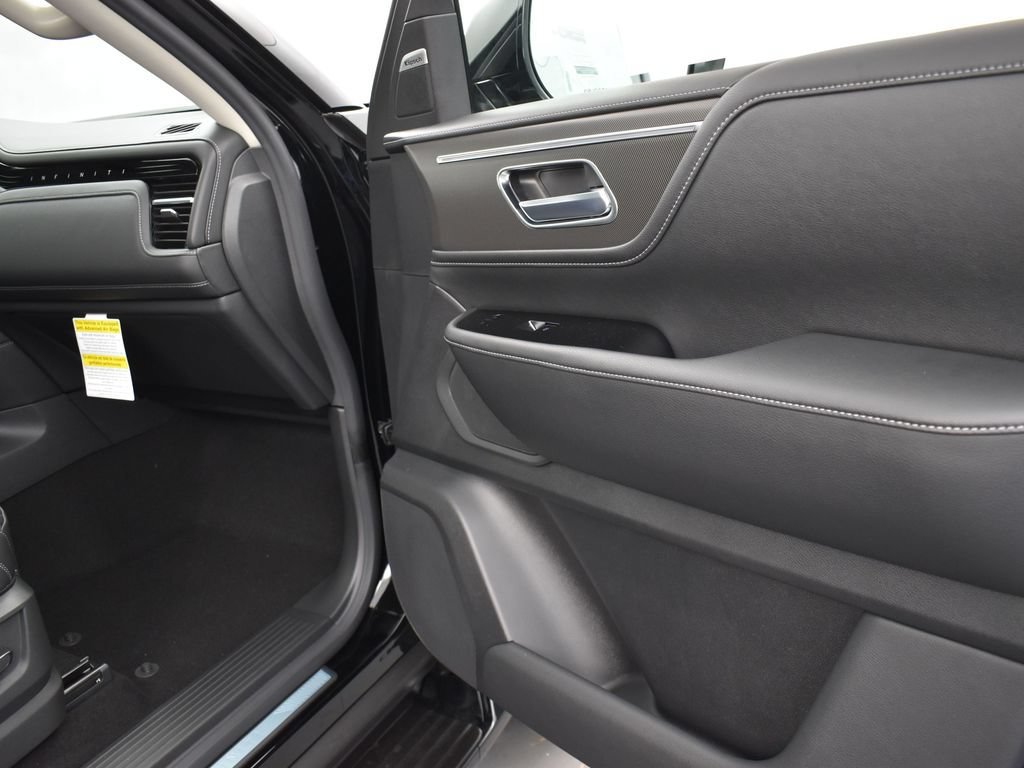 Used 2025 Black INFINITI PURE image 24