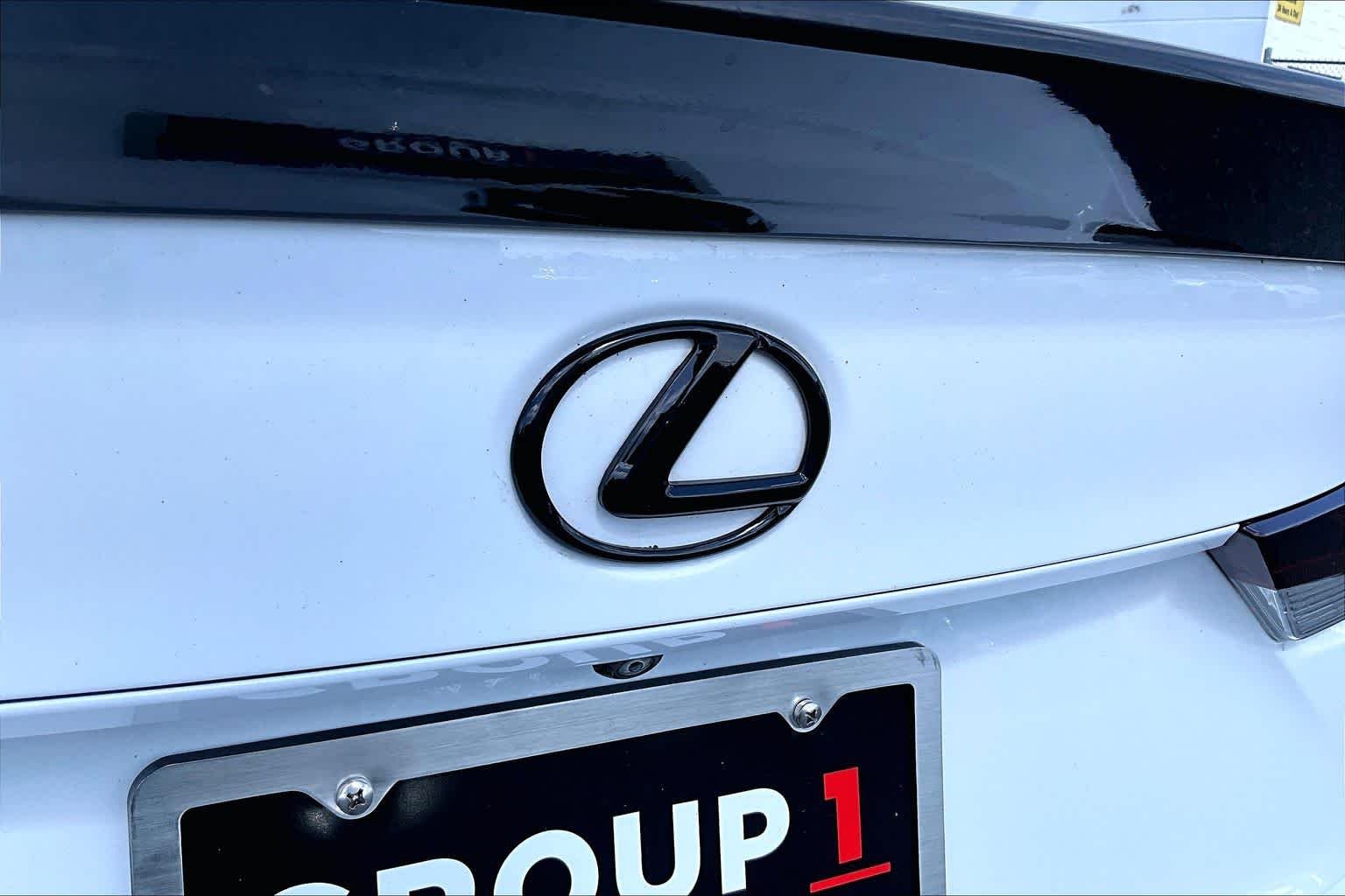 Used 2020 Ultra White Lexus F SPORT image 31