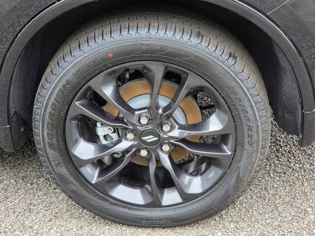 New 2026 Diamond Black Clear-Coat Exterior Paint Dodge GT Plus image 4