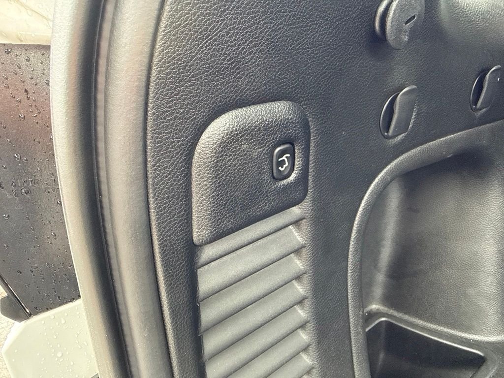 Used 2021 White Jeep Laredo X image 14