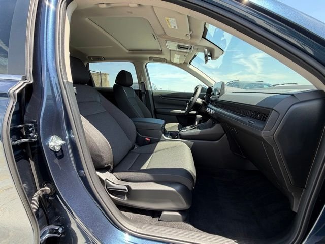 Used 2025  Honda EX image 17