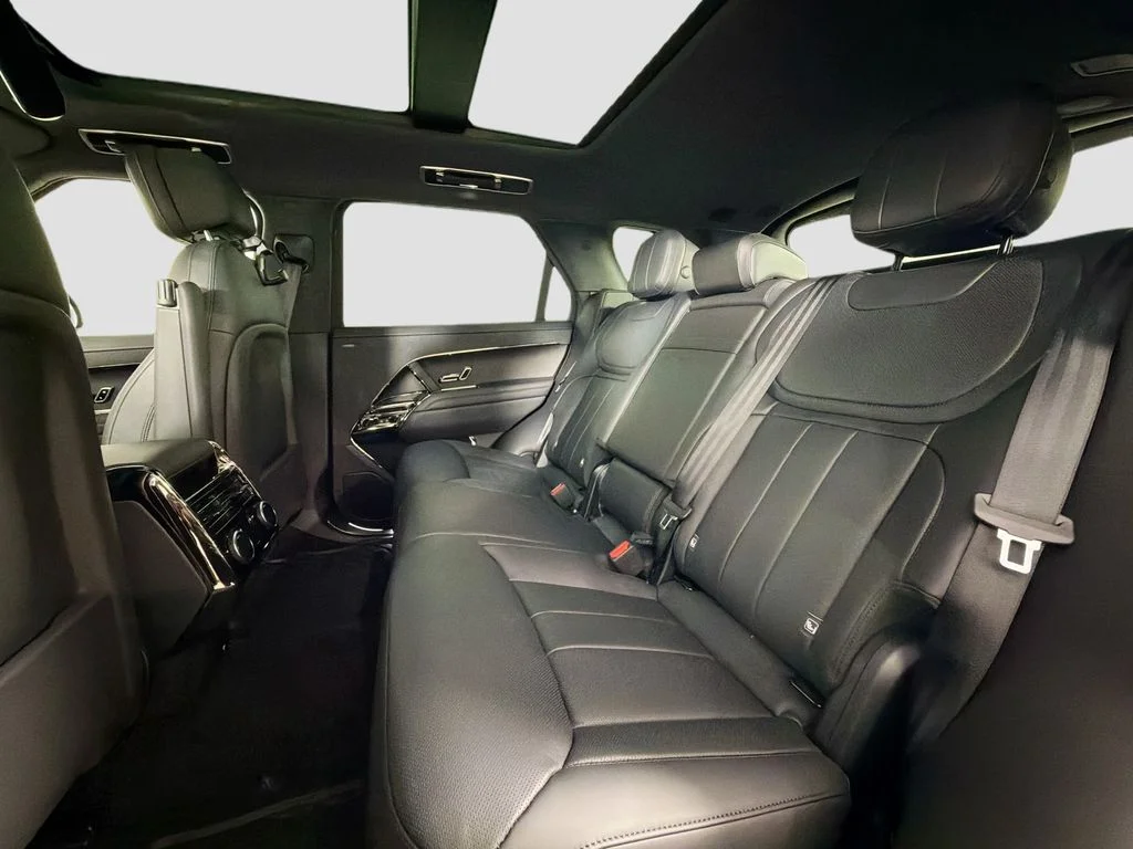 New 2026 Carpathian Grey Land Rover Dynamic SE image 26