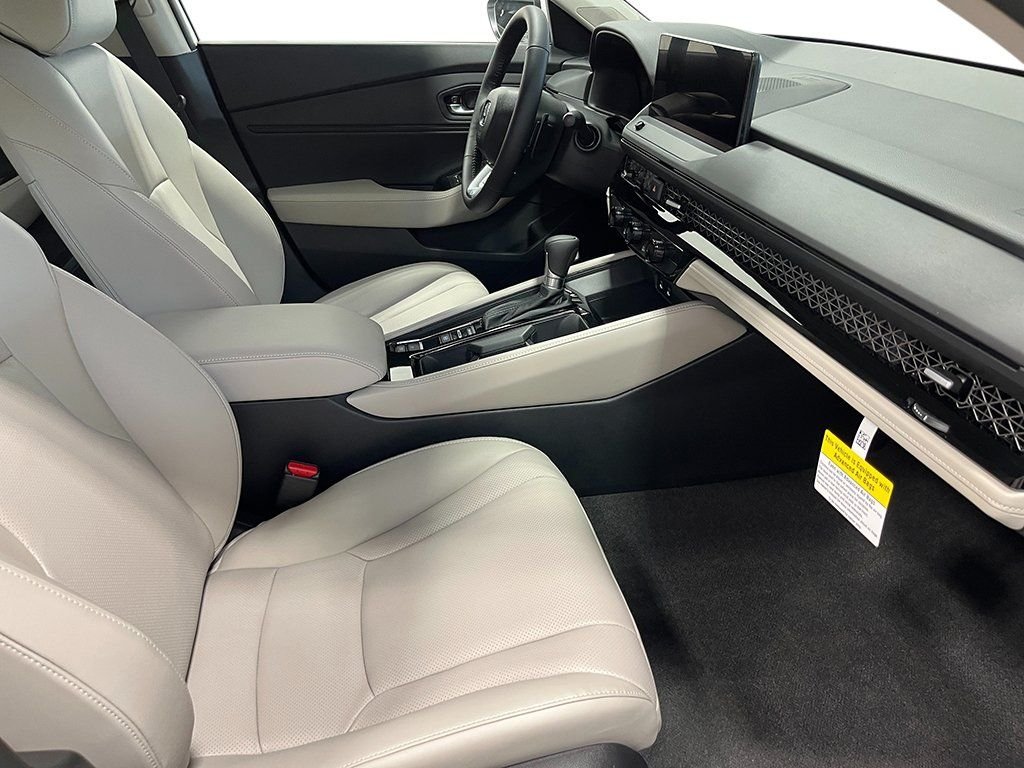 New 2026 Platinum White Pearl Honda Touring image 28