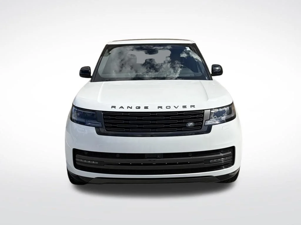 New 2026 Fuji White Land Rover SE image 2