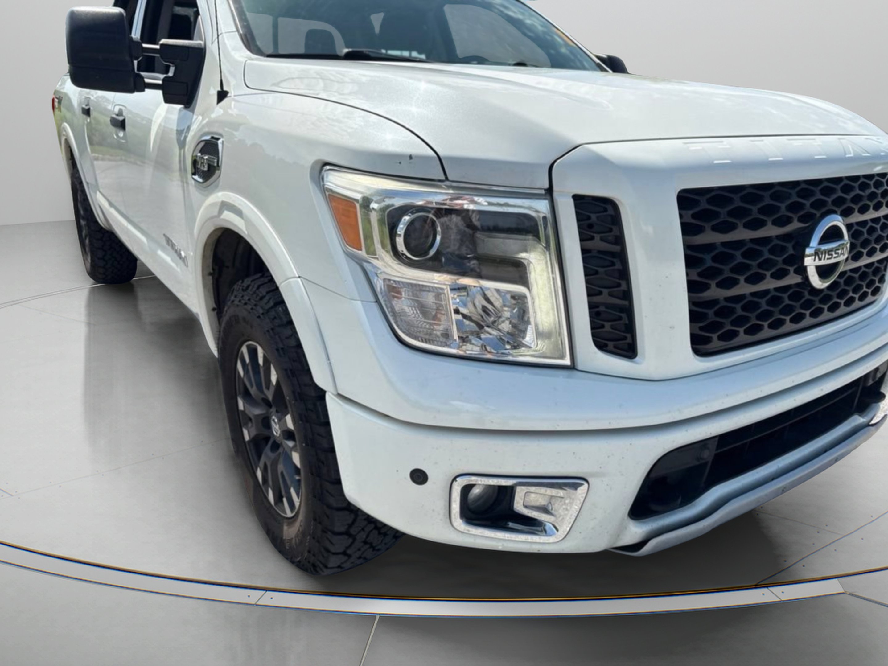 Used 2017 Pearl White Nissan PRO-4X image 2