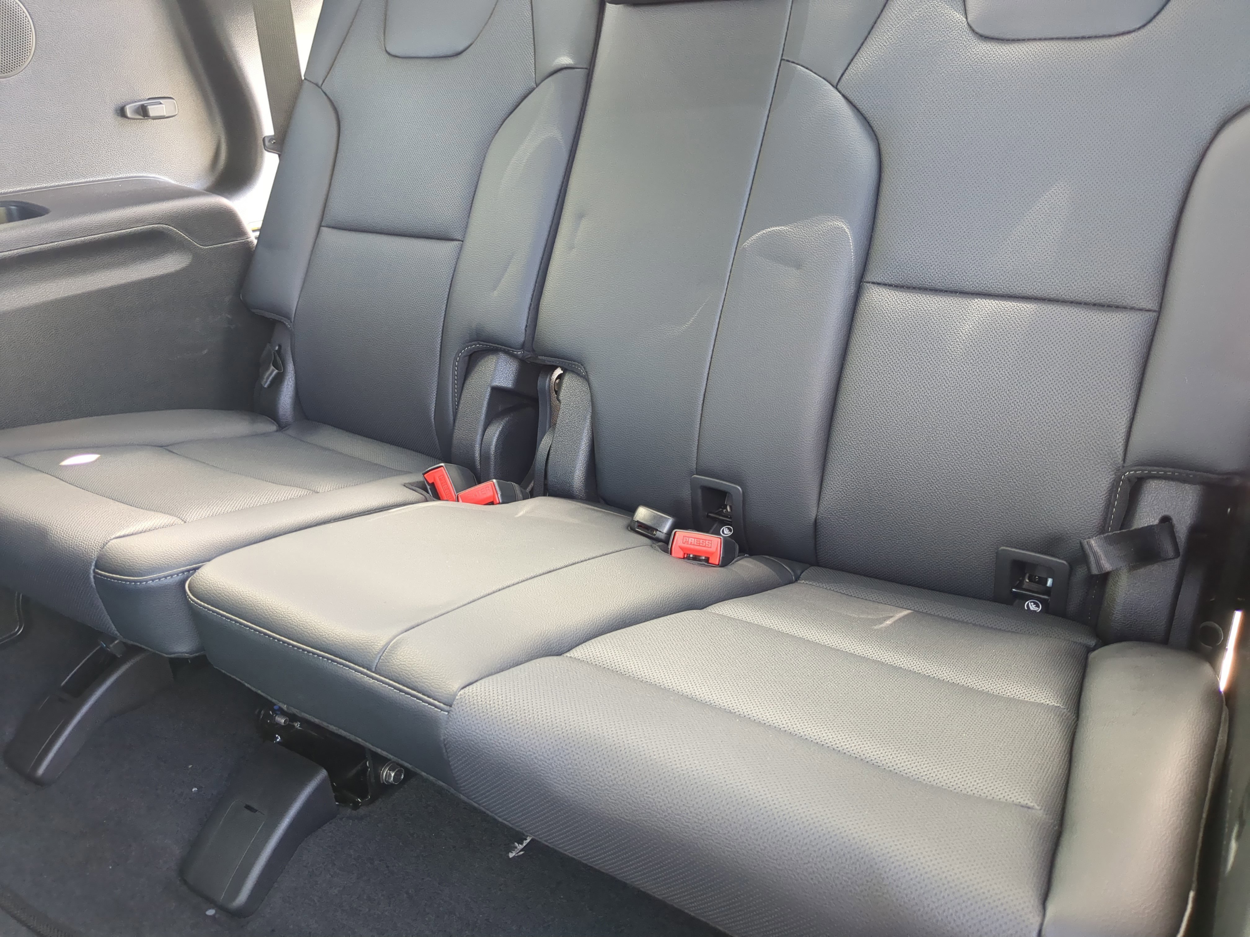 New 2025 Wolf Gray Kia SX X-Line image 13
