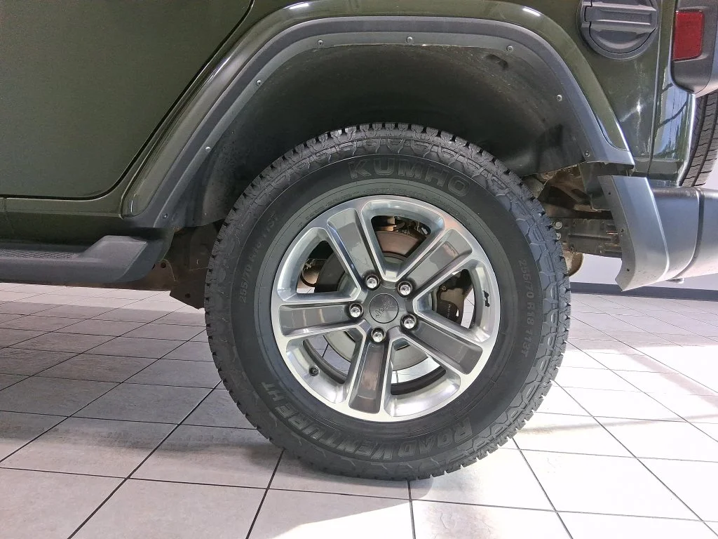 Used 2022 Green Jeep Unlimited Sahara image 25