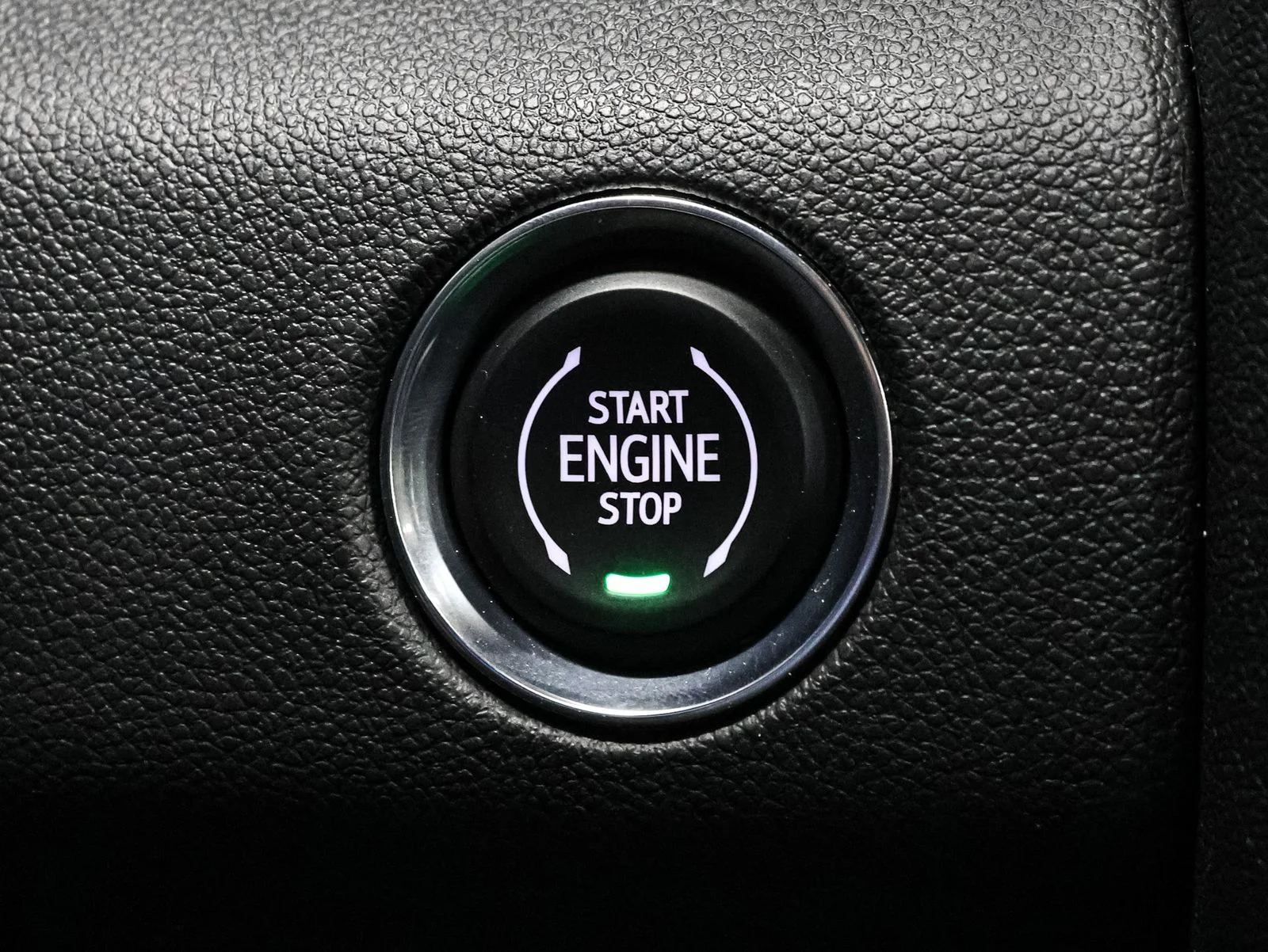 New 2026 White GMC Elevation image 38