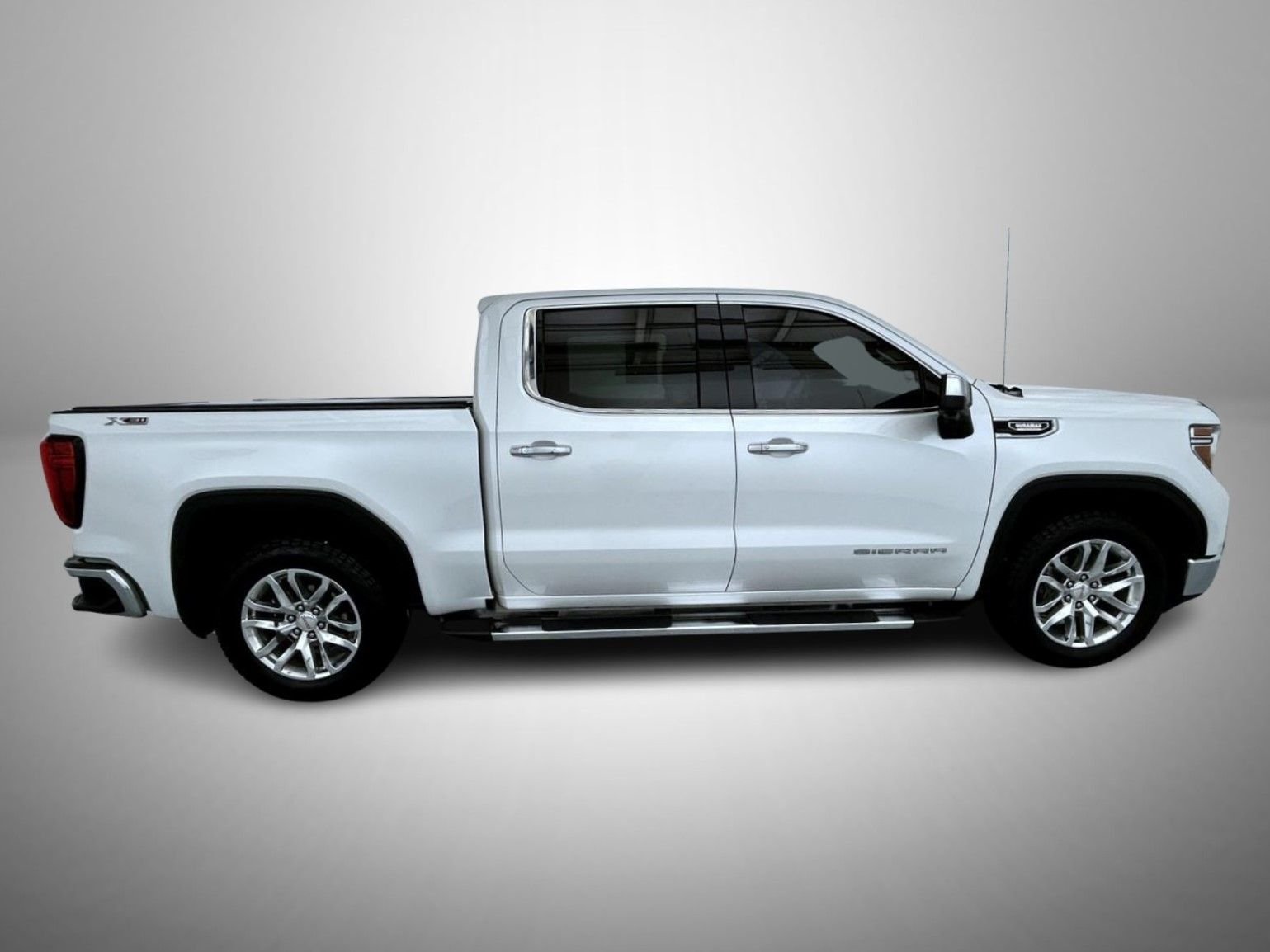 Used 2021 White GMC SLT image 4