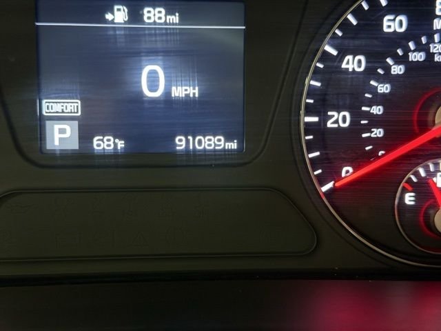 Used 2019 Purple Kia LX image 29