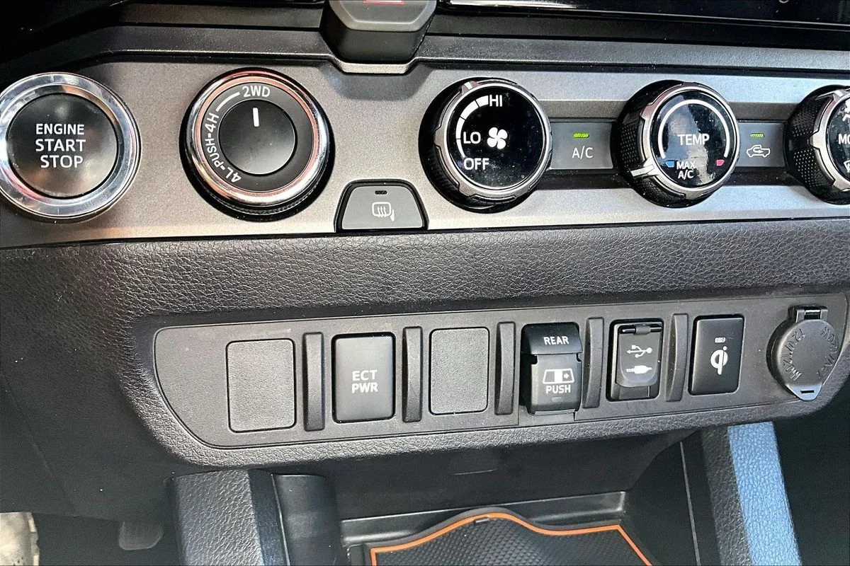 Used 2018  Toyota TRD Sport image 17