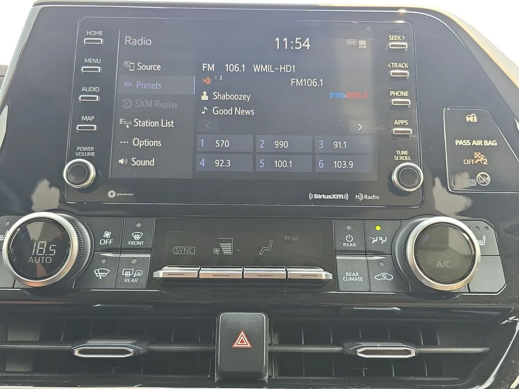 Used 2021  Toyota XLE image 27
