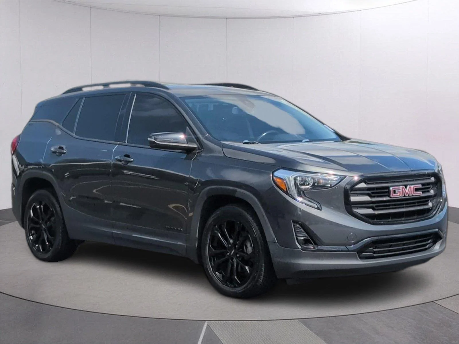 Used 2021 Graphite Gray Metallic GMC SLT image 9