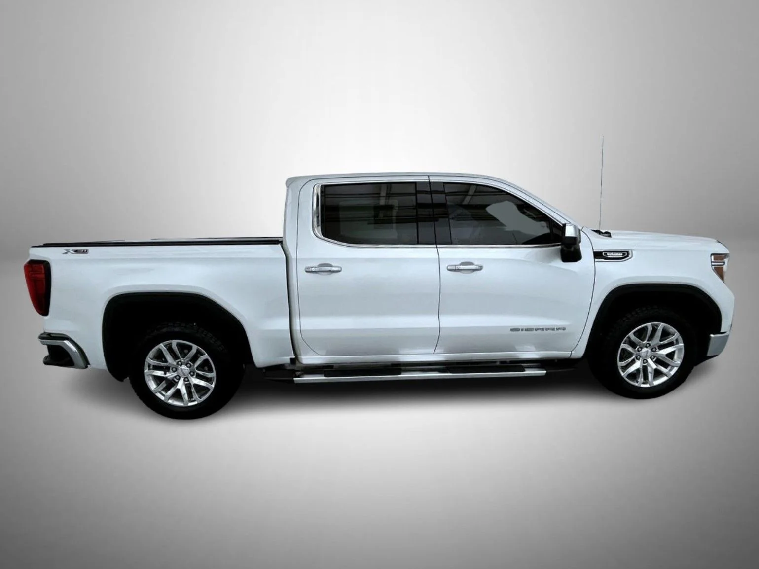 Used 2021 White GMC SLT image 4