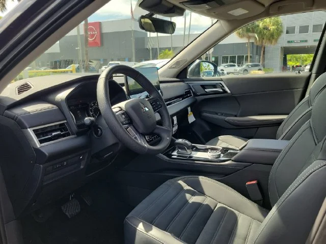 Used 2026 Gray Mitsubishi SE image 13