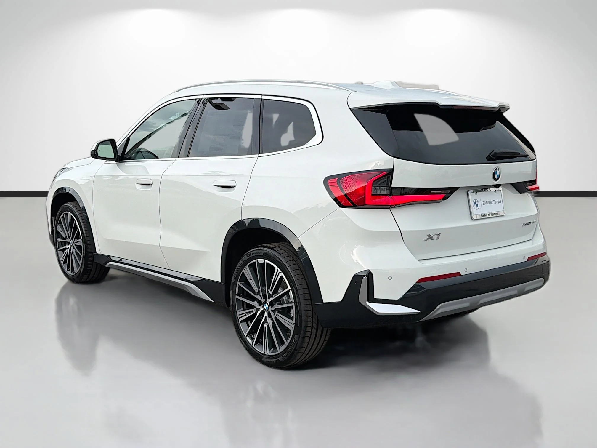 New 2026 Alpine White BMW xDrive28i image 5