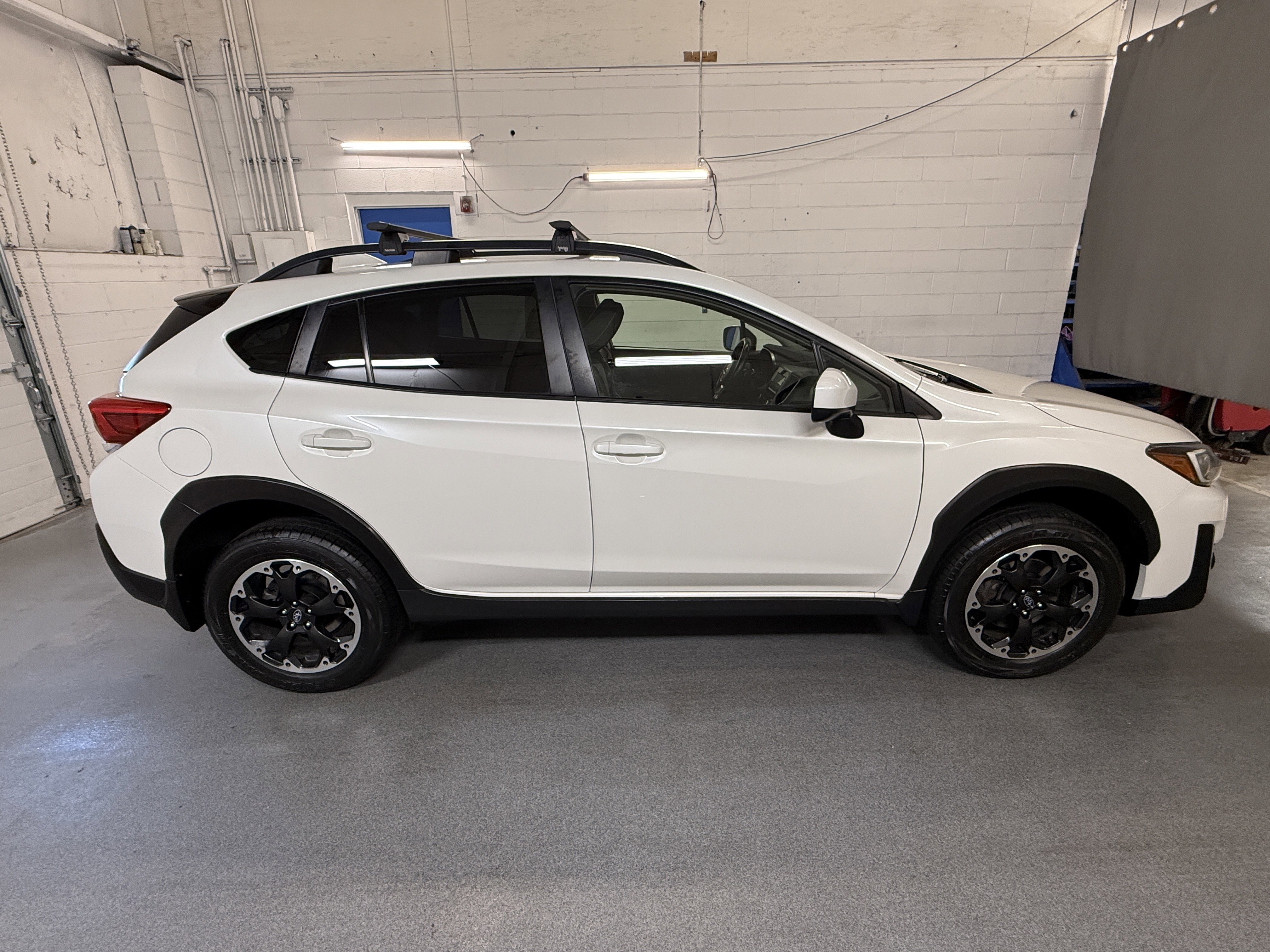 Used 2021 Crystal White Pearl Subaru Premium image 10