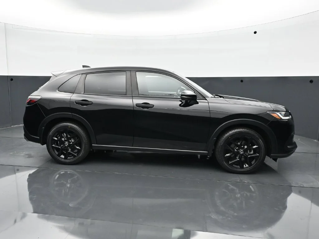 Used 2024  Honda FWD SPORT image 9