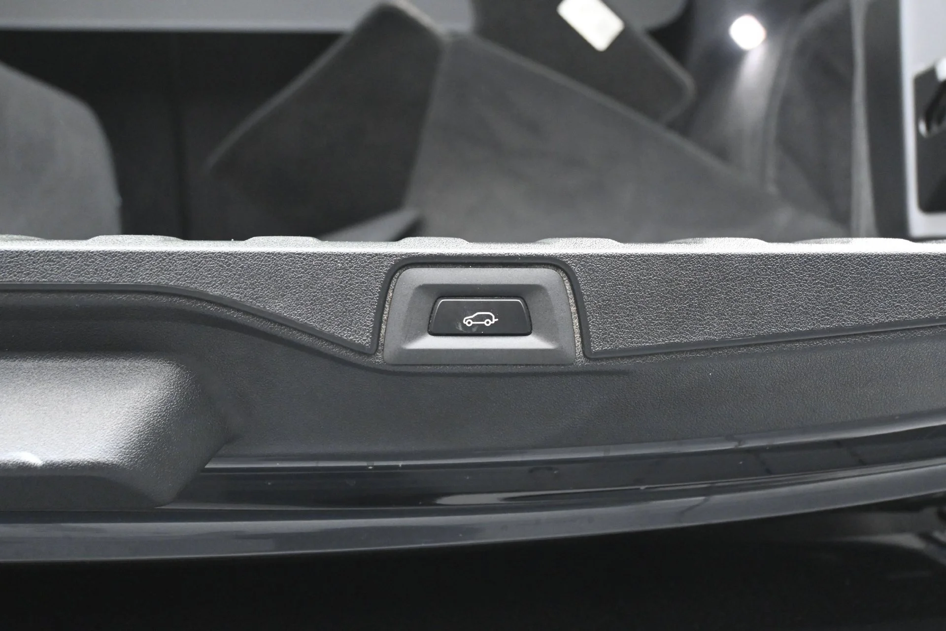 Used 2022 Black Sapphire Metallic BMW xDrive40i image 16