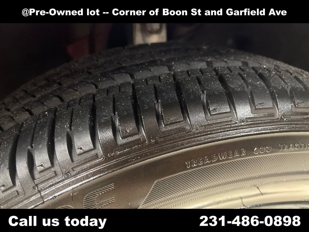 Used 2021  Jeep Laredo X image 12