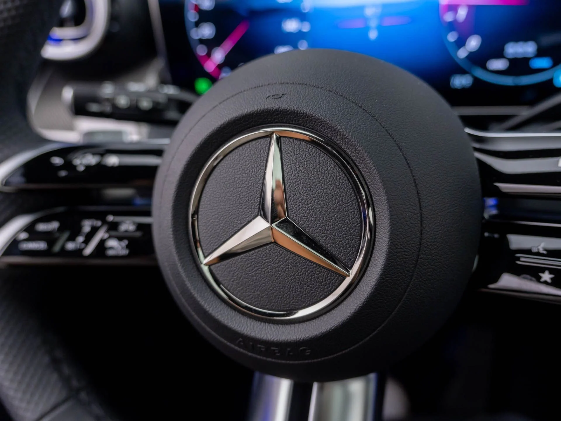 New 2027 Black Mercedes-Benz GLC 300 image 24