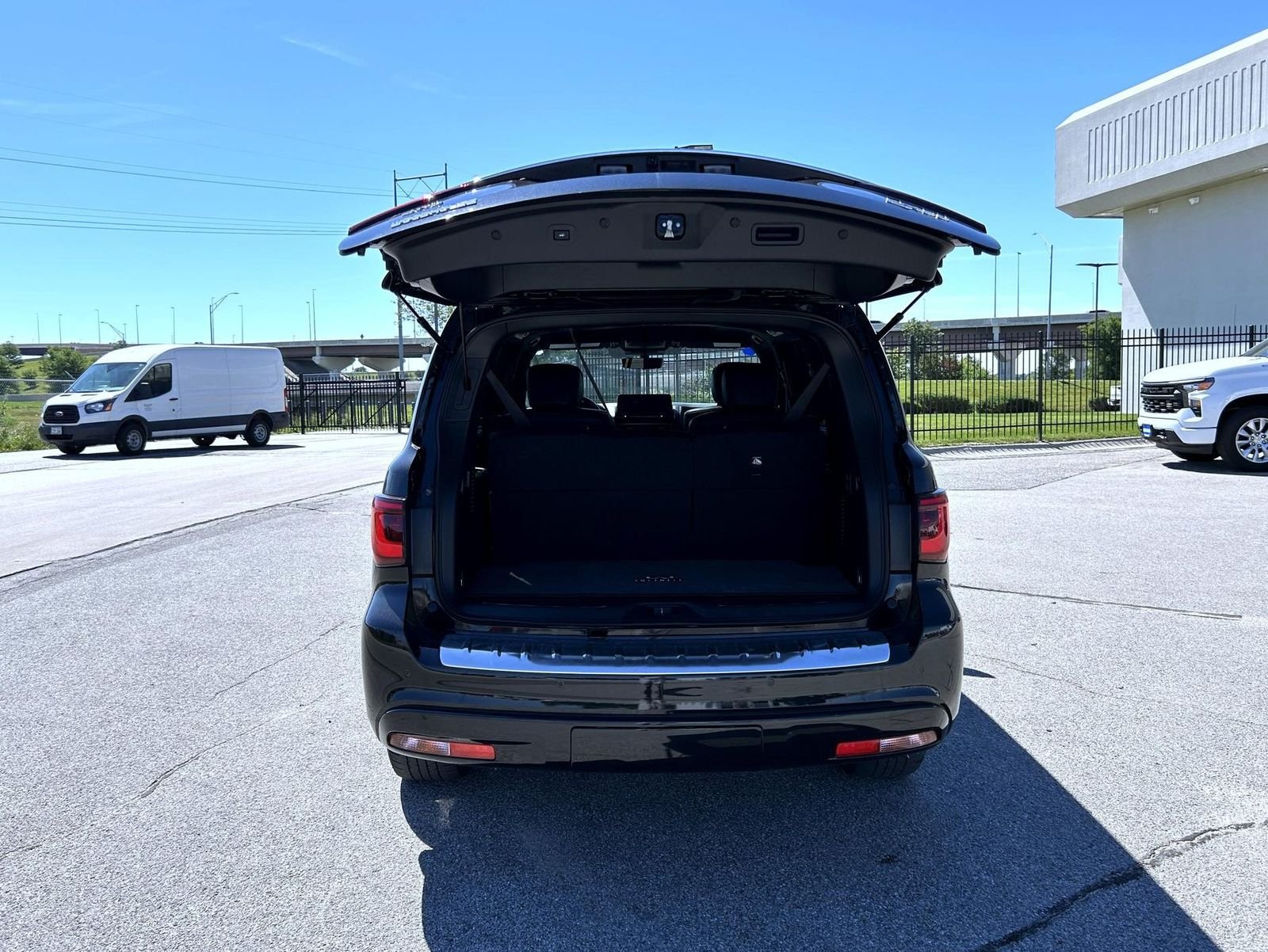 Used 2024 Black INFINITI Sensory image 23