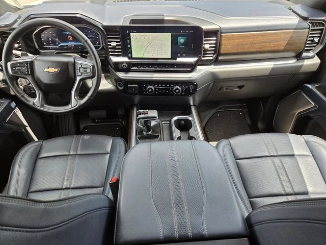 Used 2025 Beige Chevrolet High Country image 13