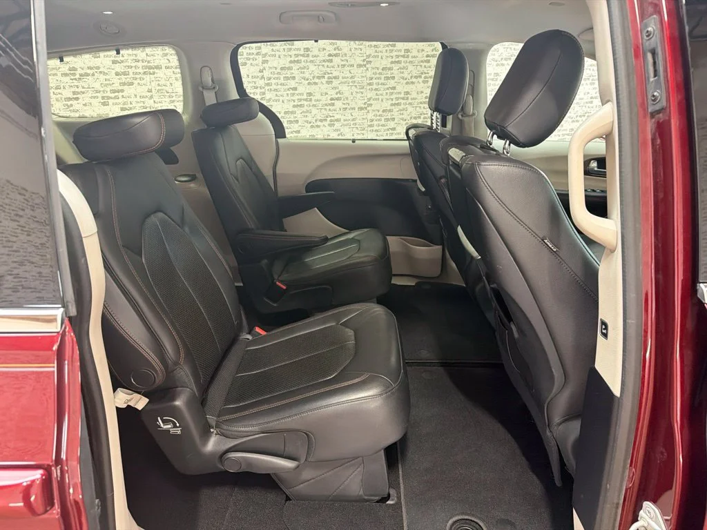 Used 2017 Velvet Red Pearlcoat Chrysler Touring L Plus image 12