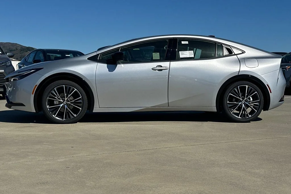New 2027 Cutting Edge Toyota  XLE image 7