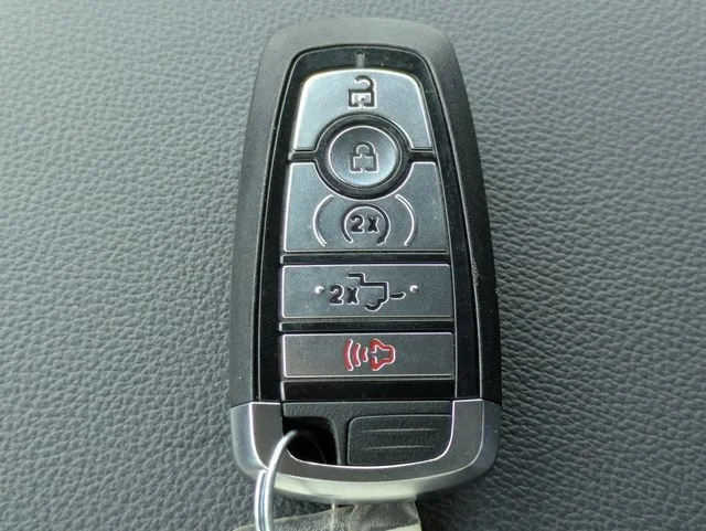 New 2026 Star White Metallic Tri-Coat Ford F-250® Lariat® image 30