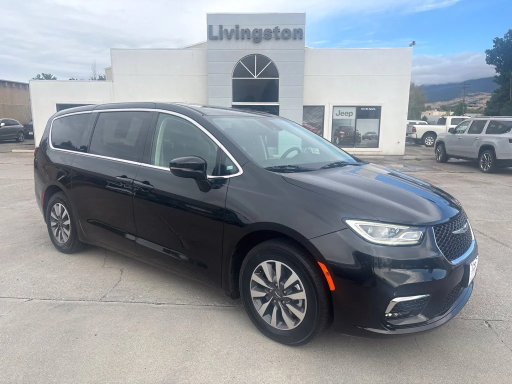 2024 Chrysler Pacifica PHEV Select