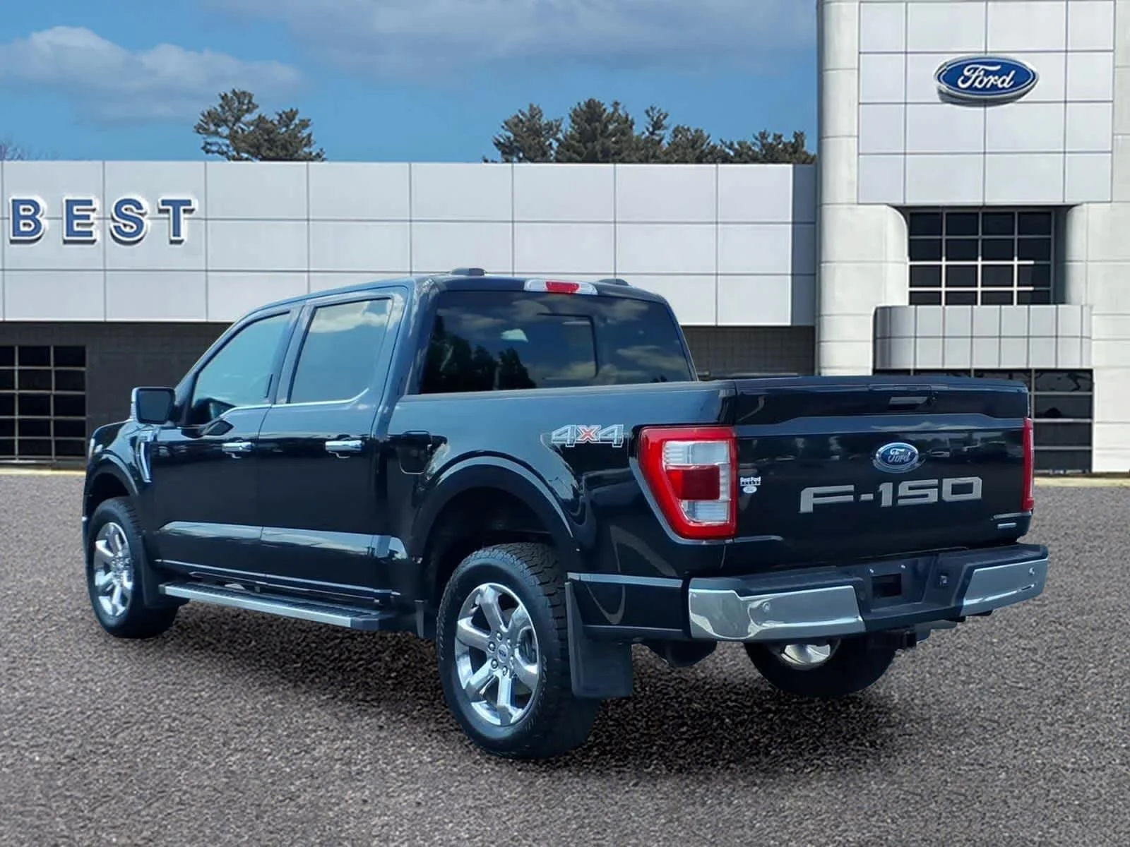 Used 2022 Agate Black Ford LARIAT image 4