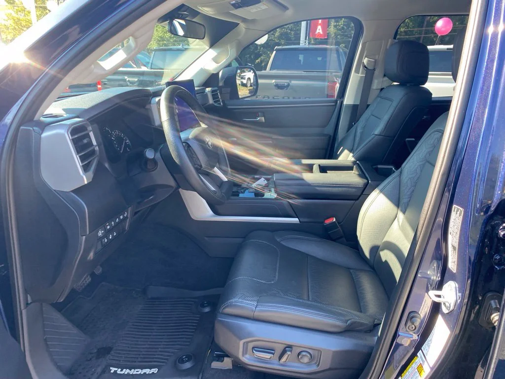 Used 2022  Toyota SR5 image 6