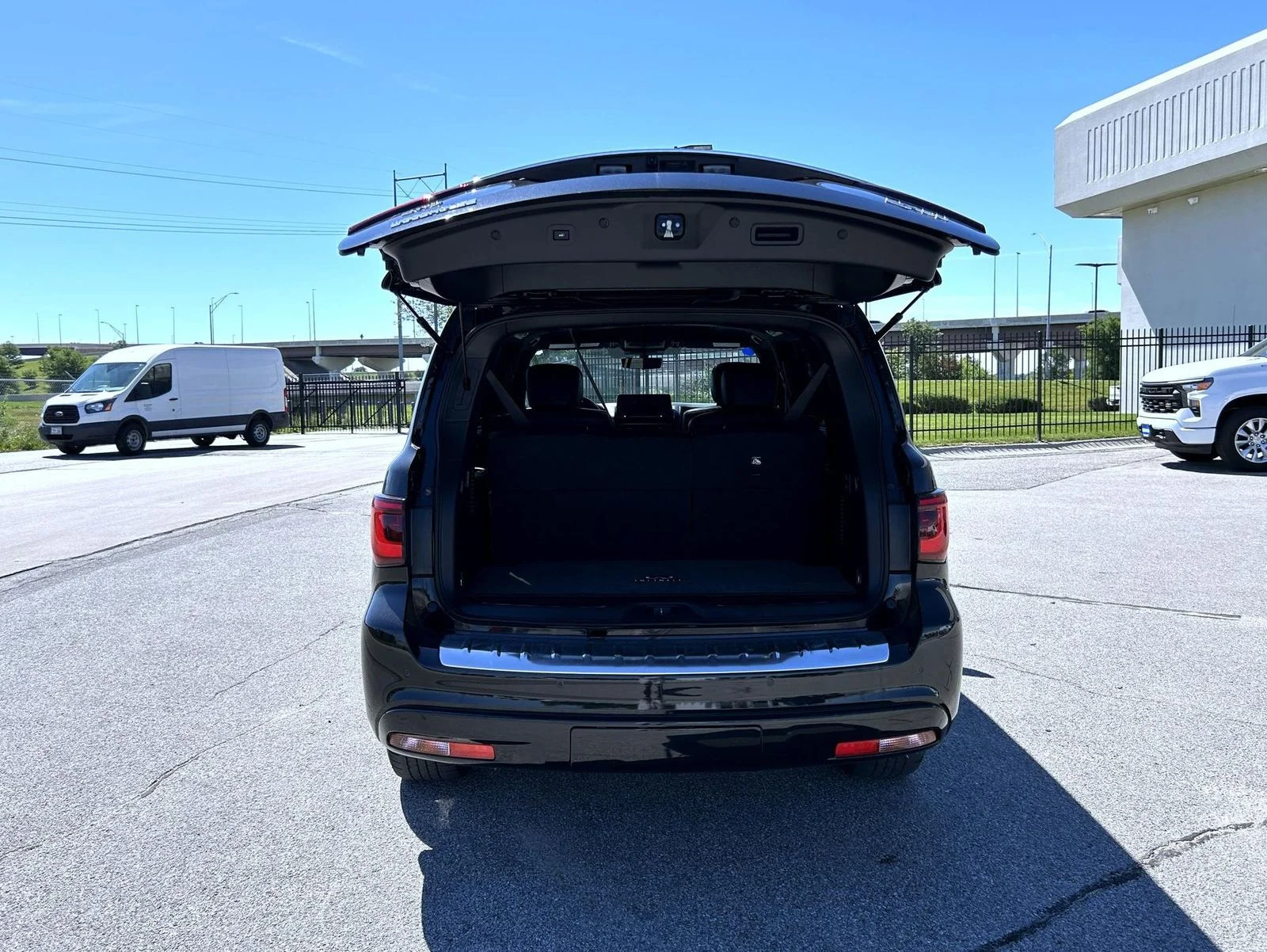 Used 2024 Black INFINITI Sensory image 23